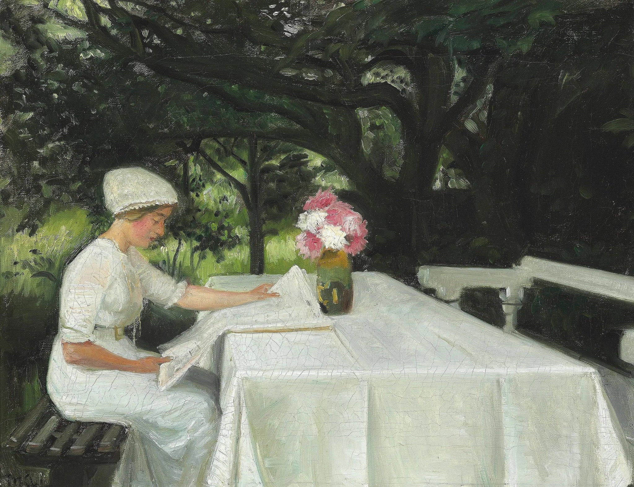 Dans un jardin de Skagen. Une jeune femme lit un journal. - Michael Peter Ancher image 1 reproduction de peinture à l’huile