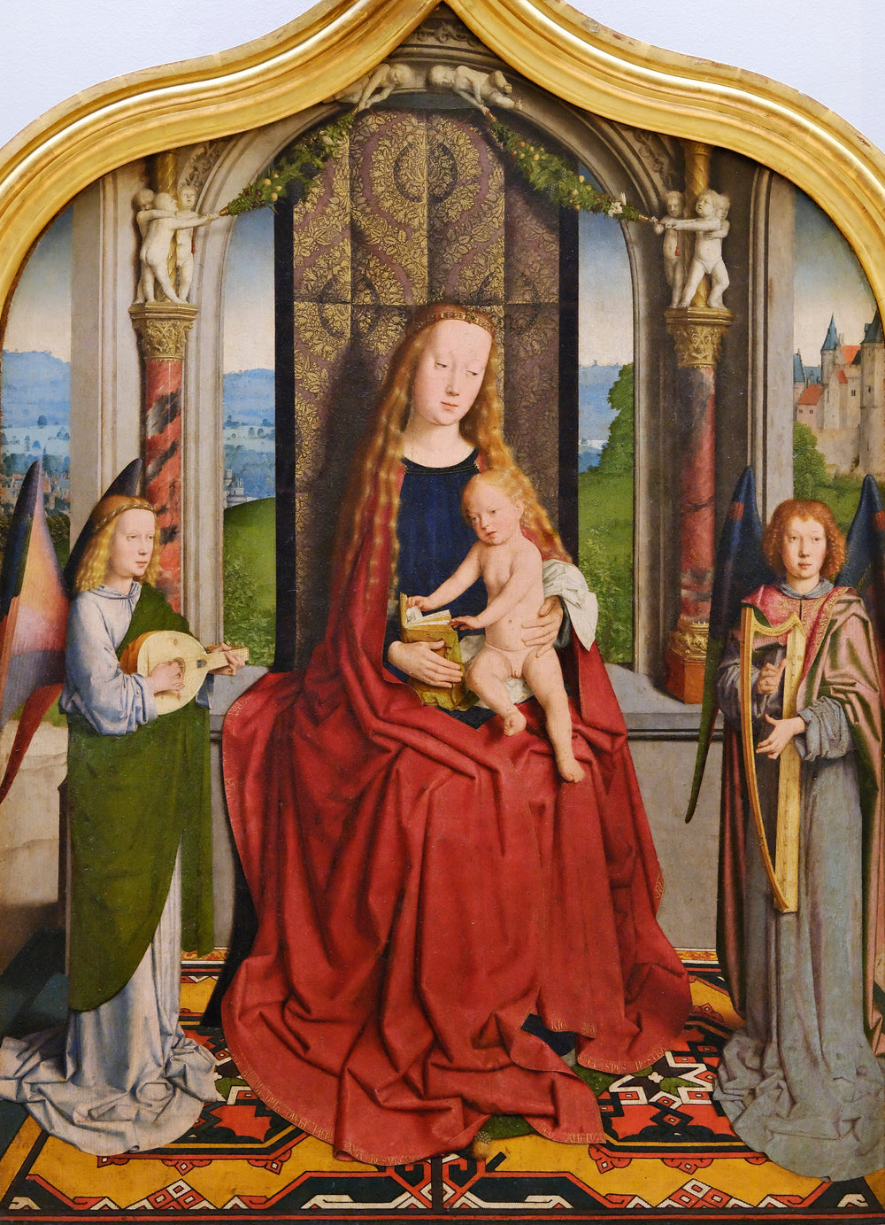 La Vierge et l’Enfant trônant en reine du ciel entre deux anges musiciens - Gérard David - Alpha Reproduction